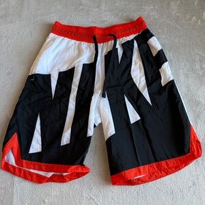 Nike Throwback 3.0 Basketball Shorts Mens Size Medium Big Spellout Mesh Lined